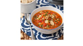 Manhattan Clam Chowder: A New York Classic with a Bold Tomato Twist (featured)